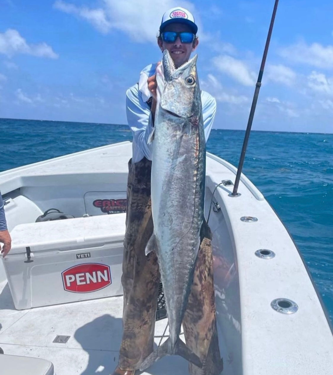 When trying to pursue toothy fish or even billfish these high quality titanium leaders are the best. Approximately 36 inches long, using a high quality stainless steel crane swivel